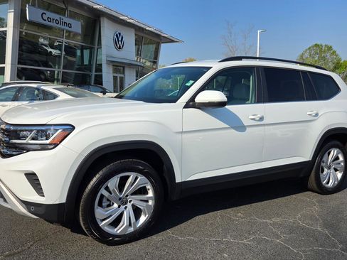 Certified 2022 Volkswagen Atlas SE AWD/4WD image 1