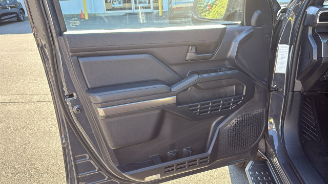Certified 2025 Toyota 4Runner SR5 AWD/4WD image 9
