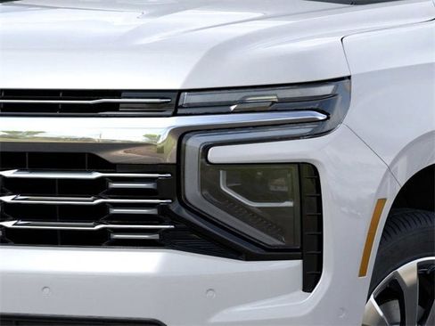 New 2025 Chevrolet Suburban Premier image 11