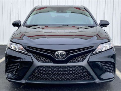 Used 2020 Toyota Camry SE w/ Convenience Package image 3