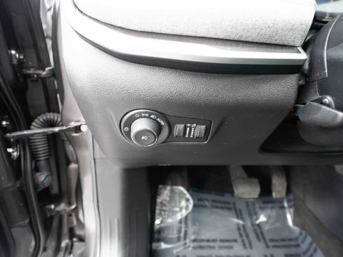 Used 2022 Jeep Compass Latitude w/ Sun and Sound Group FWD image 11