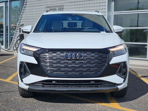 Used 2024 Audi Q4 e-tron Premium w/ Convenience Package image 2