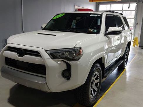 Used 2020 Toyota 4Runner TRD Off-Road Premium w/ Moonroof Package AWD/4WD image 17