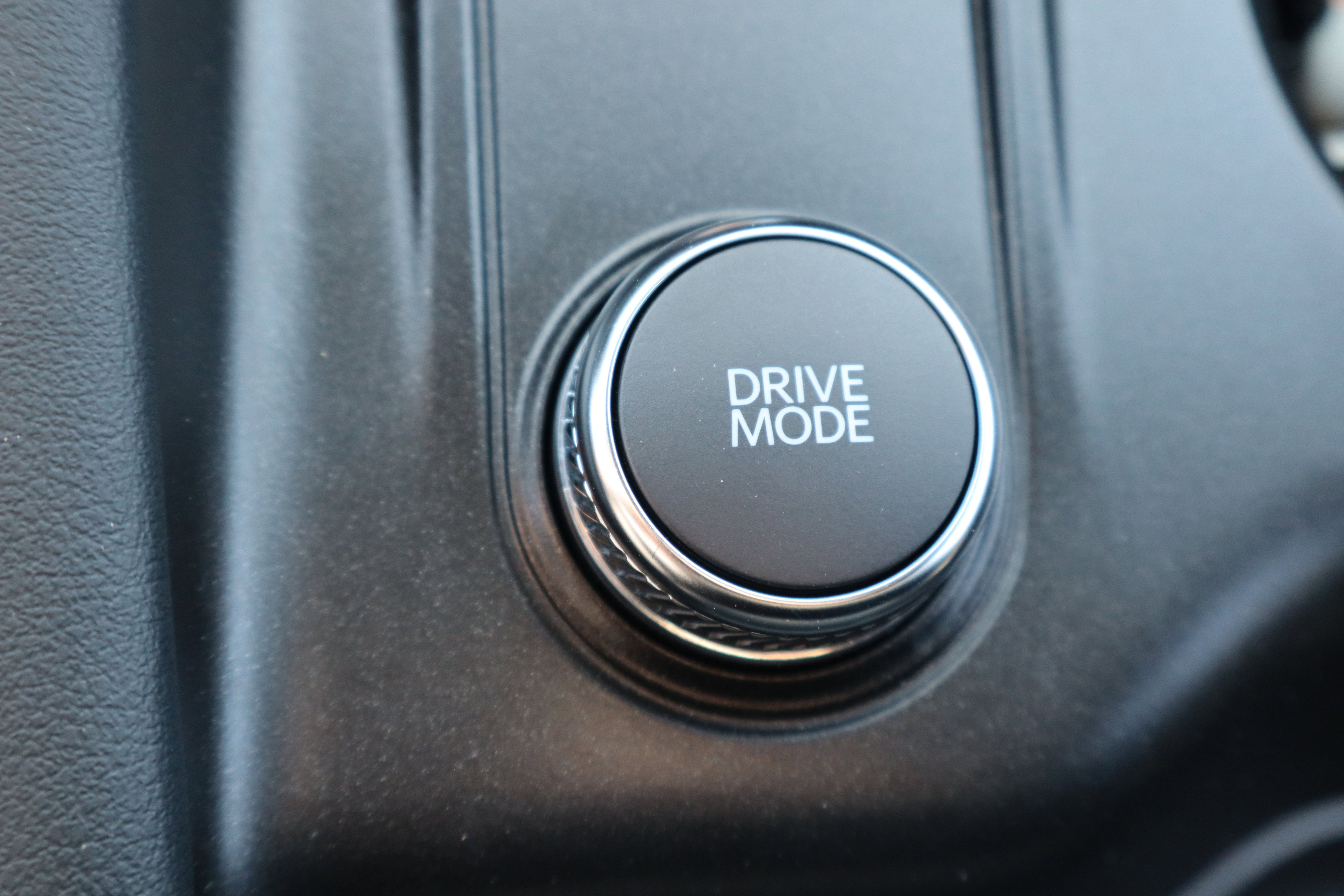 Used 2025 Ford Explorer ST AWD/4WD image 29