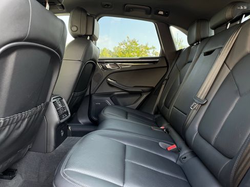 Used 2026 Porsche Macan AWD/4WD image 30