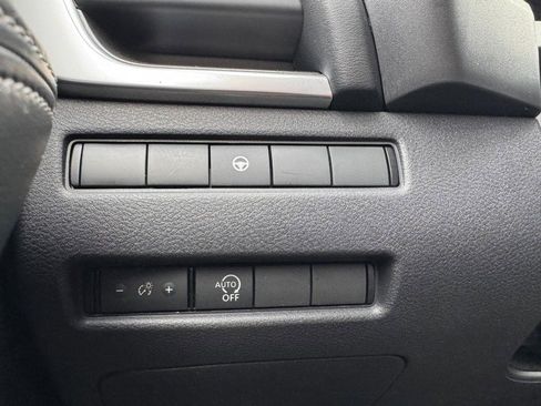 Used 2023 Nissan Rogue SV image 22