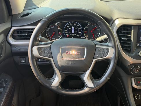 Used 2020 GMC Acadia Denali w/ Technology Package AWD/4WD image 8