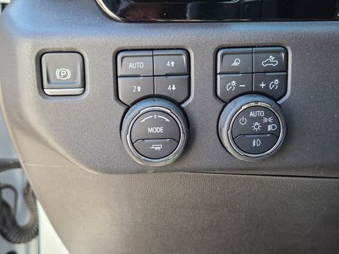 Used 2025 Chevrolet Silverado 1500 ZR2 w/ Technology Package AWD/4WD image 17