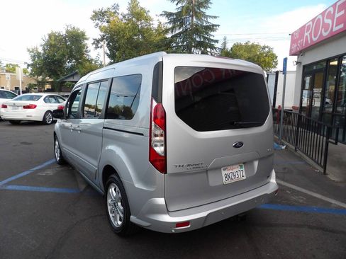 Used 2019 Ford Transit Connect XLT FWD image 4