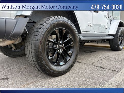 Used 2023 Jeep Wrangler Unlimited Sahara AWD/4WD image 9