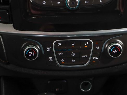 Used 2020 Chevrolet Traverse LT w/ LPO, Cargo Package AWD/4WD image 20