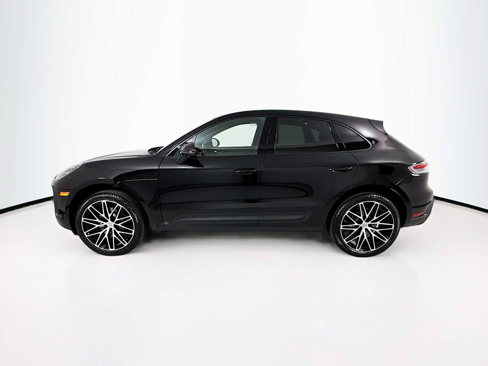 Used 2026 Porsche Macan AWD/4WD image 2