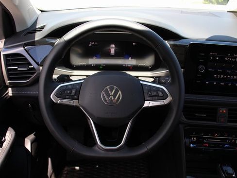 New 2025 Volkswagen Taos SE image 15