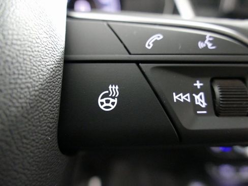 Certified 2025 Audi Q5 2.0T Premium Plus image 19