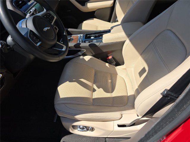 Used 2020 Jaguar F-PACE Prestige AWD/4WD image 21