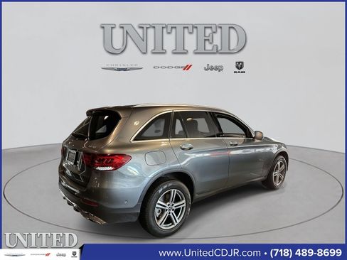Used 2022 Mercedes-Benz GLC 300 4MATIC image 3