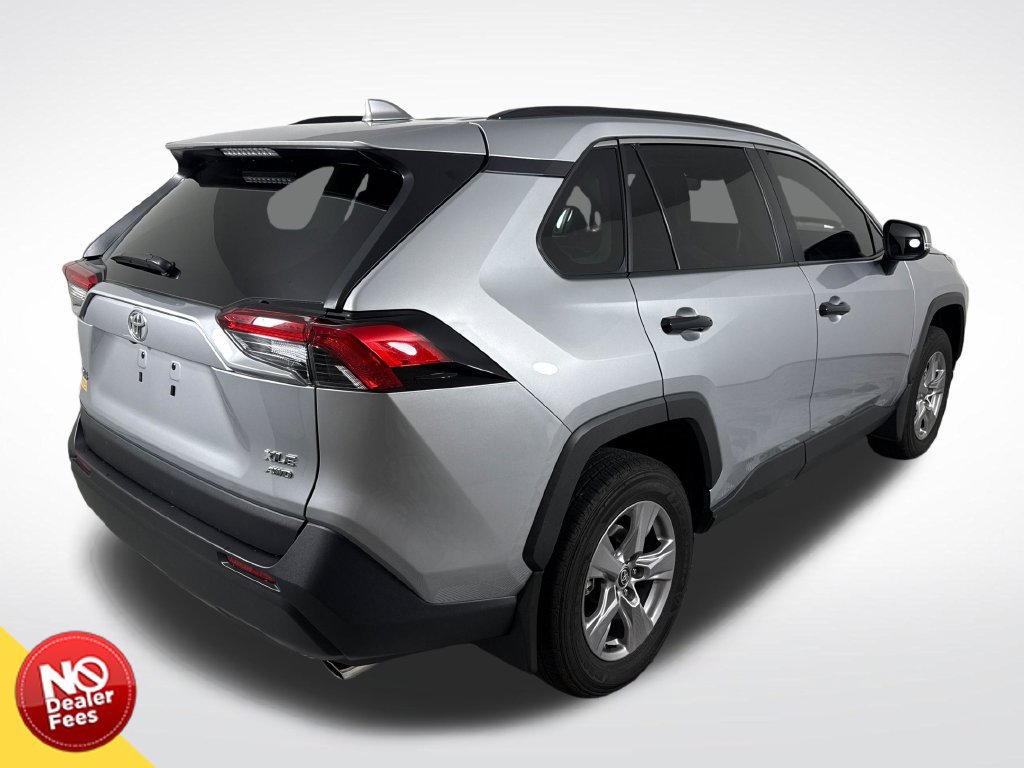 Used 2025 Toyota RAV4 XLE AWD/4WD image 3