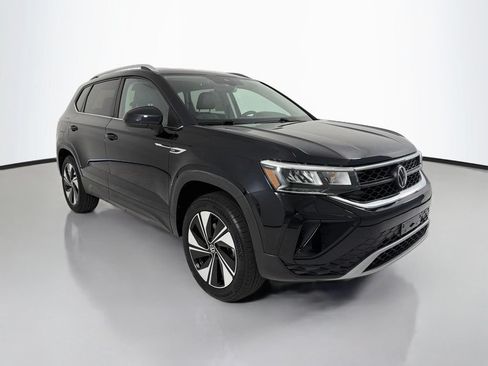 Used 2024 Volkswagen Taos SE AWD/4WD image 1