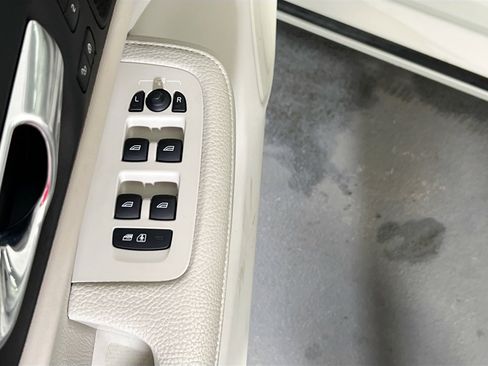 Used 2022 Volvo S60 T8 R-Design Expression w/ Premium Package image 18