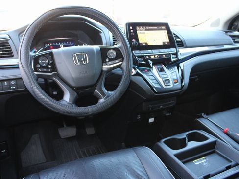 Used 2024 Honda Odyssey Elite image 5