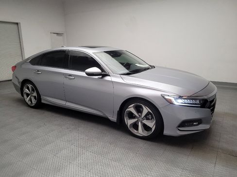 Used 2018 Honda Accord Touring image 11