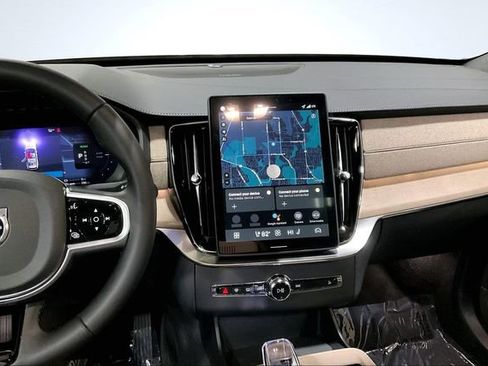 New 2026 Volvo XC90 T8 Plus w/ Protection Package Premier AWD/4WD image 7