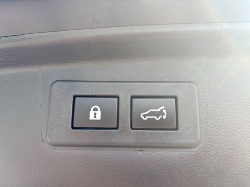 Certified 2025 Subaru Outback Limited AWD/4WD image 38