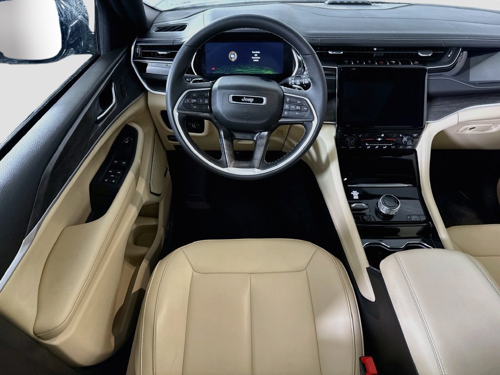 Used 2023 Jeep Grand Cherokee 4WD 4xe image 3