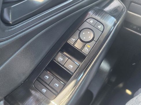 Used 2024 Nissan Rogue S AWD/4WD image 15