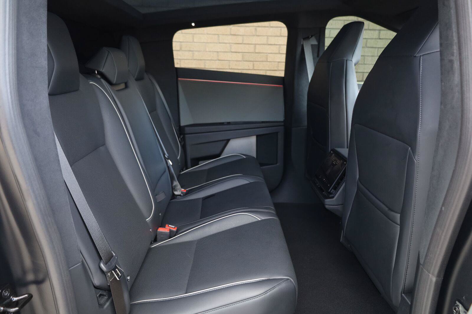 Used 2025 Tesla Cybertruck Cyberbeast AWD/4WD image 26