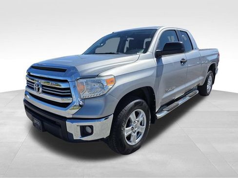 Used 2017 Toyota Tundra SR5 w/ SR5 Upgrade Package image 6