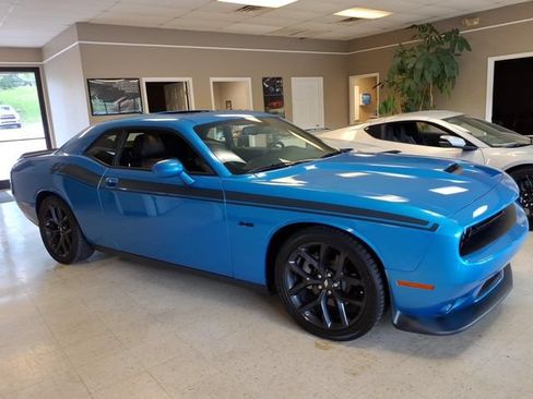 Used 2023 Dodge Challenger R/T w/ Blacktop Package RWD image 2