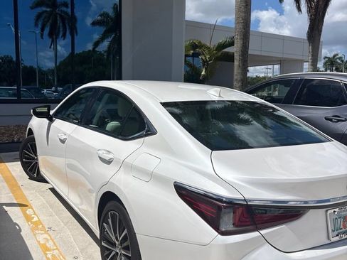 Used 2024 Lexus ES 350 w/ Premium Package FWD image 6