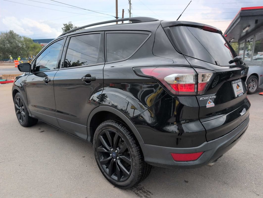 Used 2017 Ford Escape SE w/ SE Sport Appearance Package FWD image 5