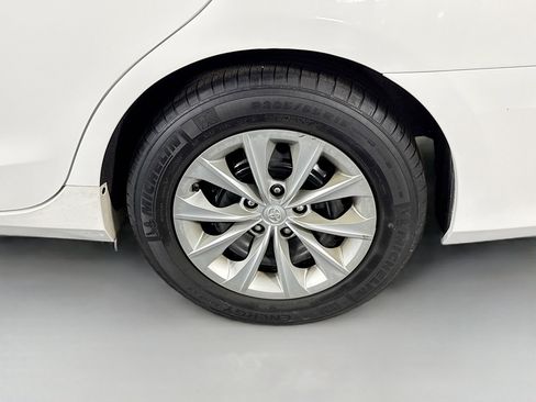 Used 2016 Toyota Camry LE FWD image 36