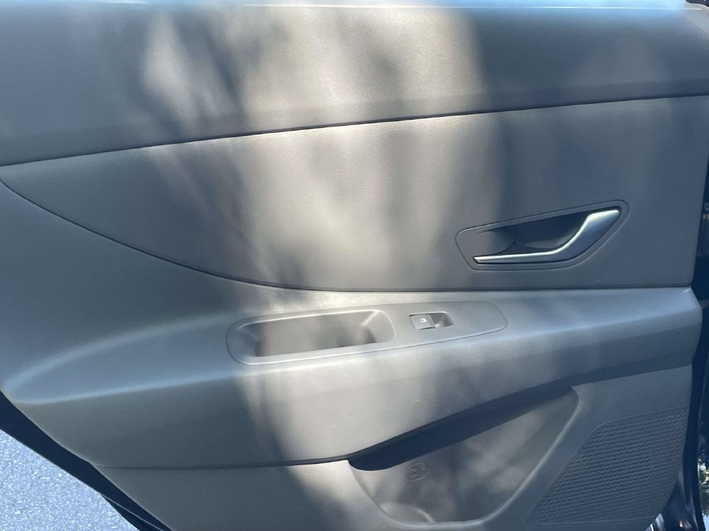 Used 2023 Hyundai Elantra Blue FWD image 10