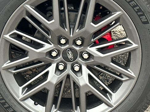 New 2025 Ford Expedition Platinum w/ Stealth Performance Package image 5