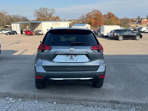 Used 2019 Nissan Rogue SV image 4