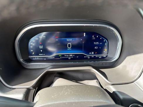 Used 2023 Chevrolet Suburban Premier image 11