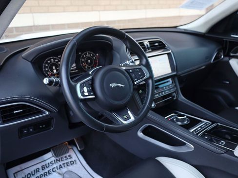 Used 2019 Jaguar F-PACE R-Sport AWD/4WD image 16