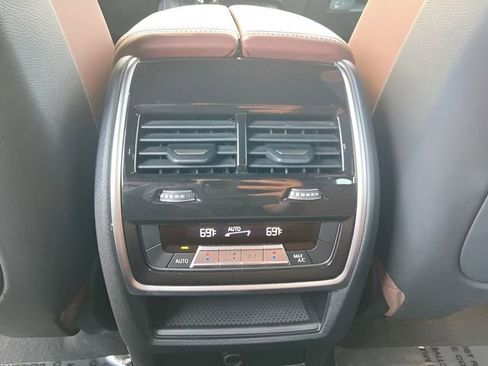 Certified 2022 BMW X5 xDrive40i w/ M Sport Package image 18