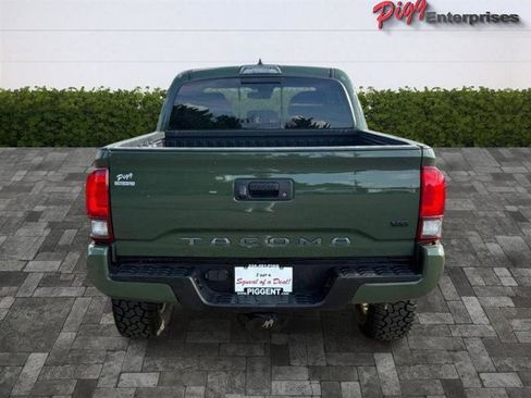 Used 2021 Toyota Tacoma SR5 w/ Trail Edition image 13