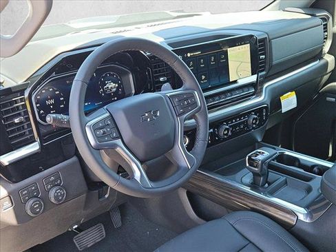 New 2026 Chevrolet Silverado 1500 LT Trail Boss w/ Convenience Package II AWD/4WD image 3