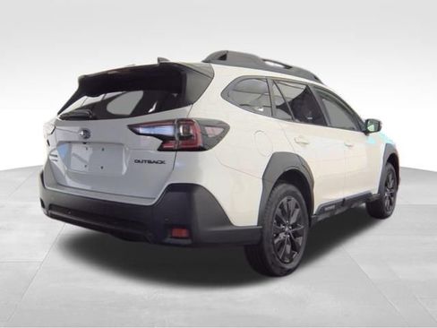 Used 2025 Subaru Outback Onyx Edition image 5