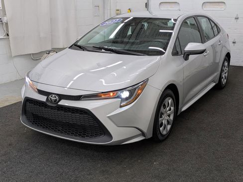 Used 2022 Toyota Corolla LE image 1