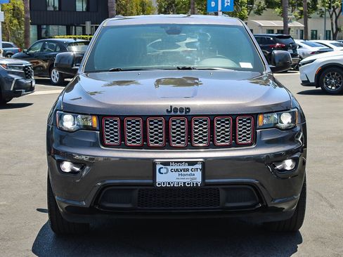 Used 2020 Jeep Grand Cherokee Altitude RWD image 2