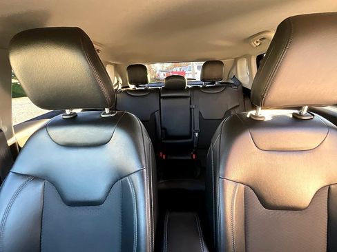 Used 2022 Jeep Compass Latitude image 31