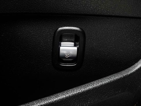 Used 2023 Mercedes-Benz C 300 4MATIC Sedan image 34