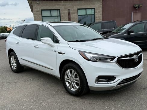 Used 2020 Buick Enclave Essence w/ Sound and Sites Package AWD/4WD image 3