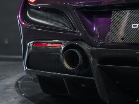 Used 2022 Ferrari F8 Tributo RWD image 13
